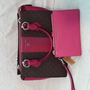 NWT MICHAEL MICHAEL KORS BAG & WRISTLETT